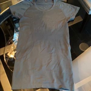 Lulu lemon fitted tee